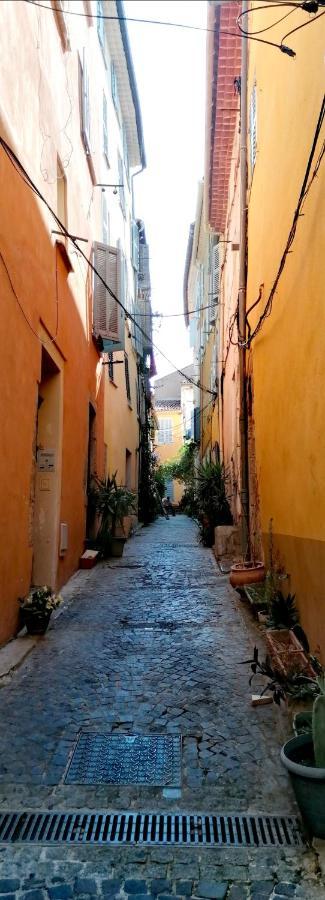 Beautiful Renovated Studio With View- Old Hyères Eksteriør billede